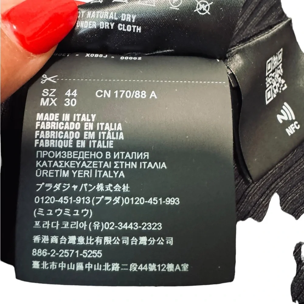 PRADA***Sleveeless Black Turtleneck****I 44 US 10***$1370 - Picture 10 of 13
